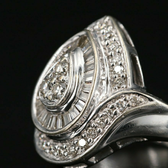 🚫SOLD🚫14k white gold Diamond Ring - Picture 8 of 12